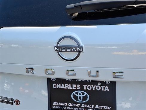 Used 2023 Nissan Rogue SV w/ SV Premium B Package image 30