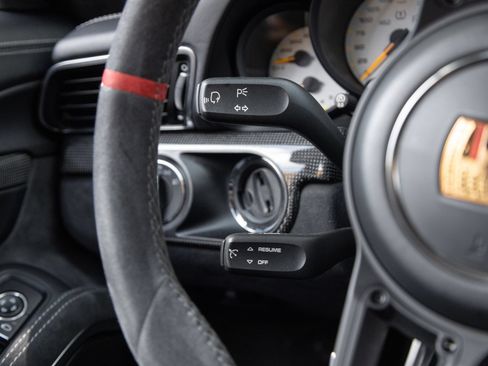 Certified 2018 Porsche 911 GT3 RWD image 15