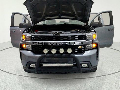 Used 2019 Chevrolet Silverado 1500 Custom w/ Custom Value Package AWD/4WD image 15