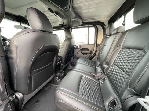 New 2025 Jeep Gladiator Sport image 22