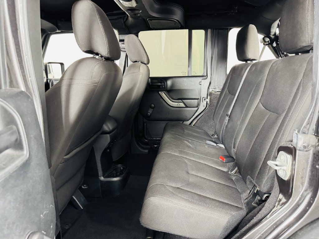 Used 2018 Jeep Wrangler Unlimited Sport w/ Connectivity Group AWD/4WD image 14