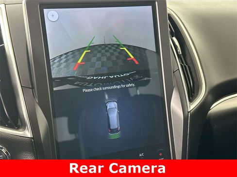 Used 2024 Ford Edge Titanium image 7