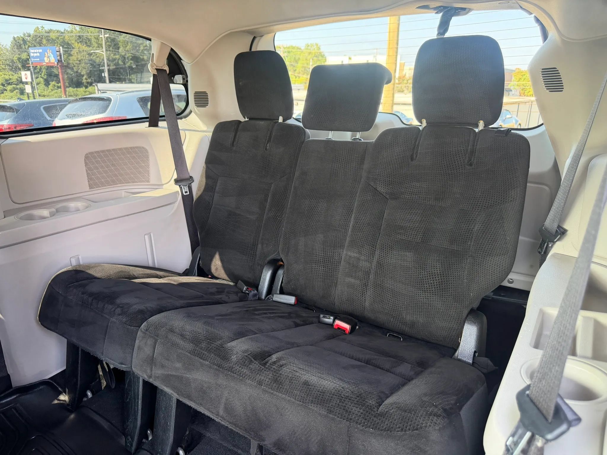 Used 2016 Dodge Grand Caravan SXT FWD image 22