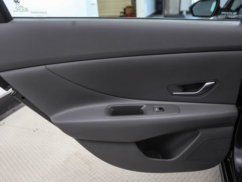 Used 2023 Hyundai Elantra SEL FWD image 19