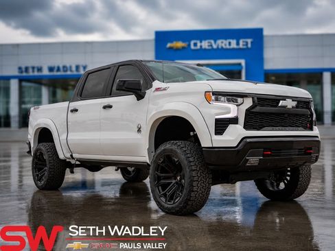 New 2025 Chevrolet Silverado 1500 LT Trail Boss w/ Convenience Package II AWD/4WD image 1