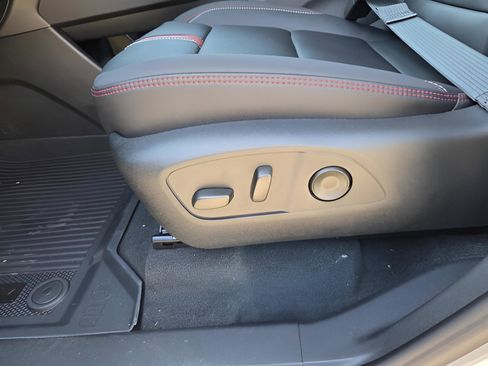 New 2026 Chevrolet Traverse RS w/ LPO, Floor Liner Package image 18