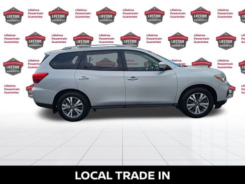 Used 2017 Nissan Pathfinder SL w/ Trailer Tow Package image 7