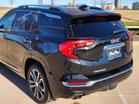 Used 2019 GMC Terrain Denali w/ Advanced Safety Package image 11