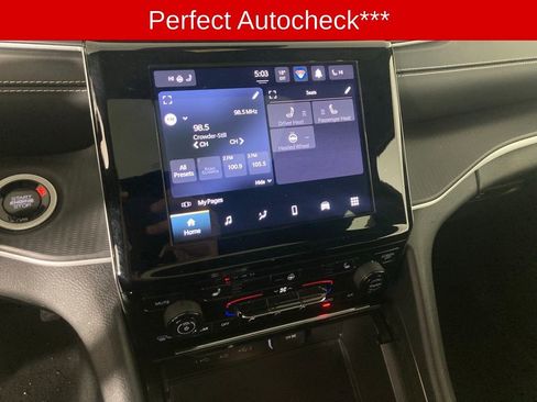 Used 2024 Jeep Grand Cherokee L Altitude image 3