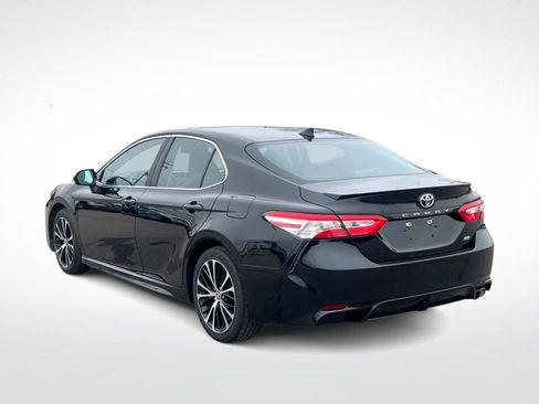 Used 2020 Toyota Camry SE image 6