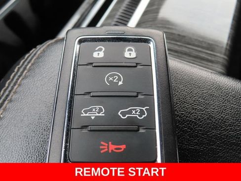 Used 2022 Jeep Wagoneer Series III w/ Rear Seat Video Group 1 AWD/4WD image 45