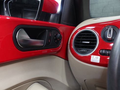 Used 2014 Volkswagen Beetle TDI FWD image 40