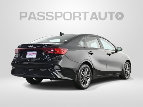 Used 2022 Kia Forte LXS w/ LXS Technology Package image 8