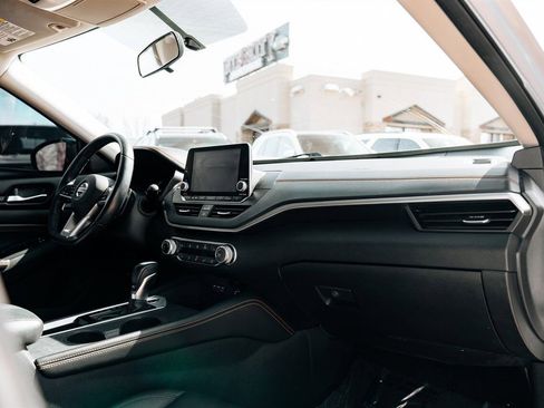 Used 2019 Nissan Altima 2.5 SR w/ SR Premium Package image 43