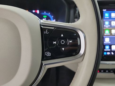 Used 2024 Volvo S60 T8 Plus image 24