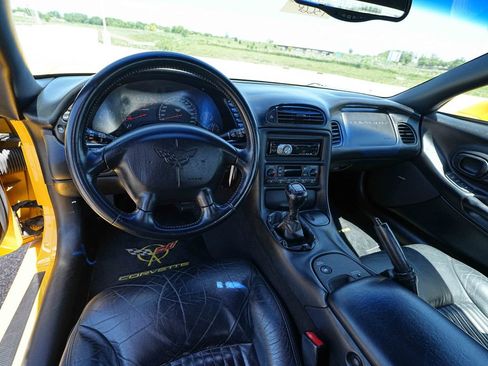 Used 2003 Chevrolet Corvette Z06 w/ Memory Package, 3 Drivers RWD image 18