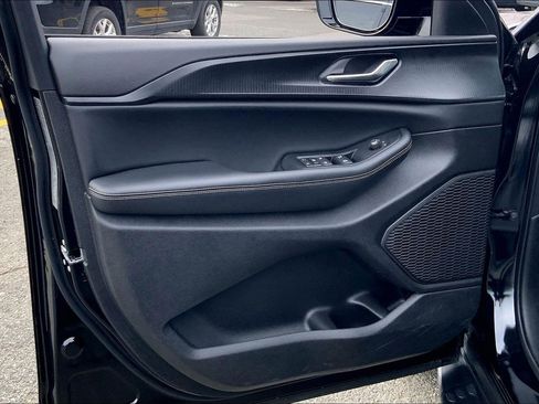 Certified 2025 Jeep Grand Cherokee Altitude image 20