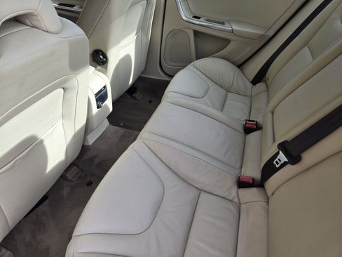 Used 2014 Volvo S60 T5 image 40