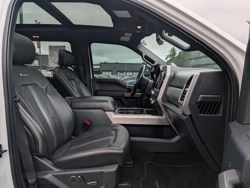 Used 2022 Ford F250 Platinum w/ FX4 Off-Road Package AWD/4WD image 8