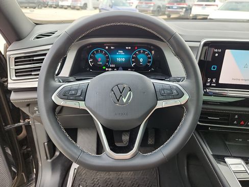 Used 2024 Volkswagen Atlas Cross Sport SE FWD image 16