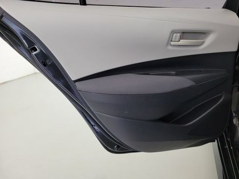 Used 2022 Toyota Corolla LE FWD image 15