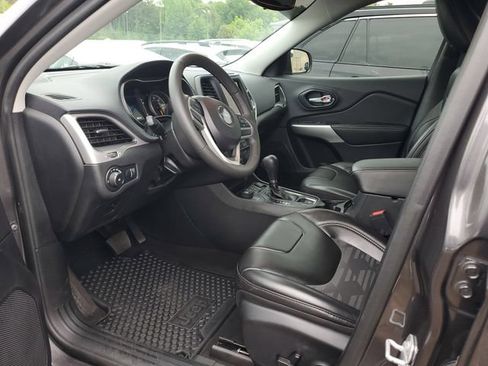Certified 2022 Jeep Cherokee Latitude AWD/4WD image 6