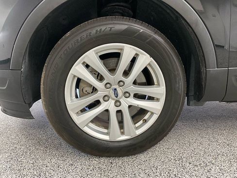 Used 2018 Ford Explorer XLT w/ Equipment Group 202A image 23