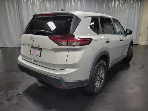 Used 2024 Nissan Rogue S FWD image 8