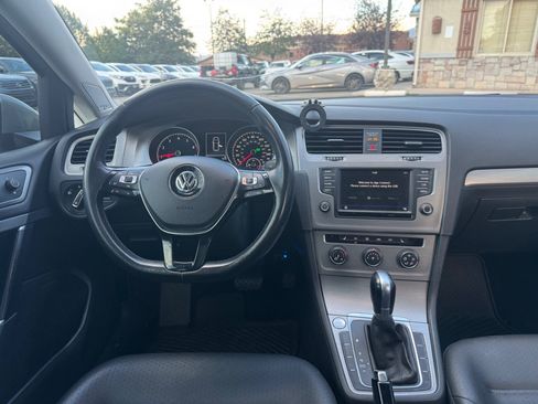 Used 2017 Volkswagen Golf SE FWD image 12