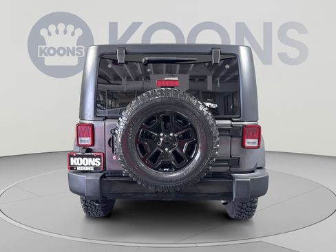 Used 2018 Jeep Wrangler Sport AWD/4WD image 5