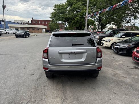 Used 2015 Jeep Compass High Altitude AWD/4WD image 3