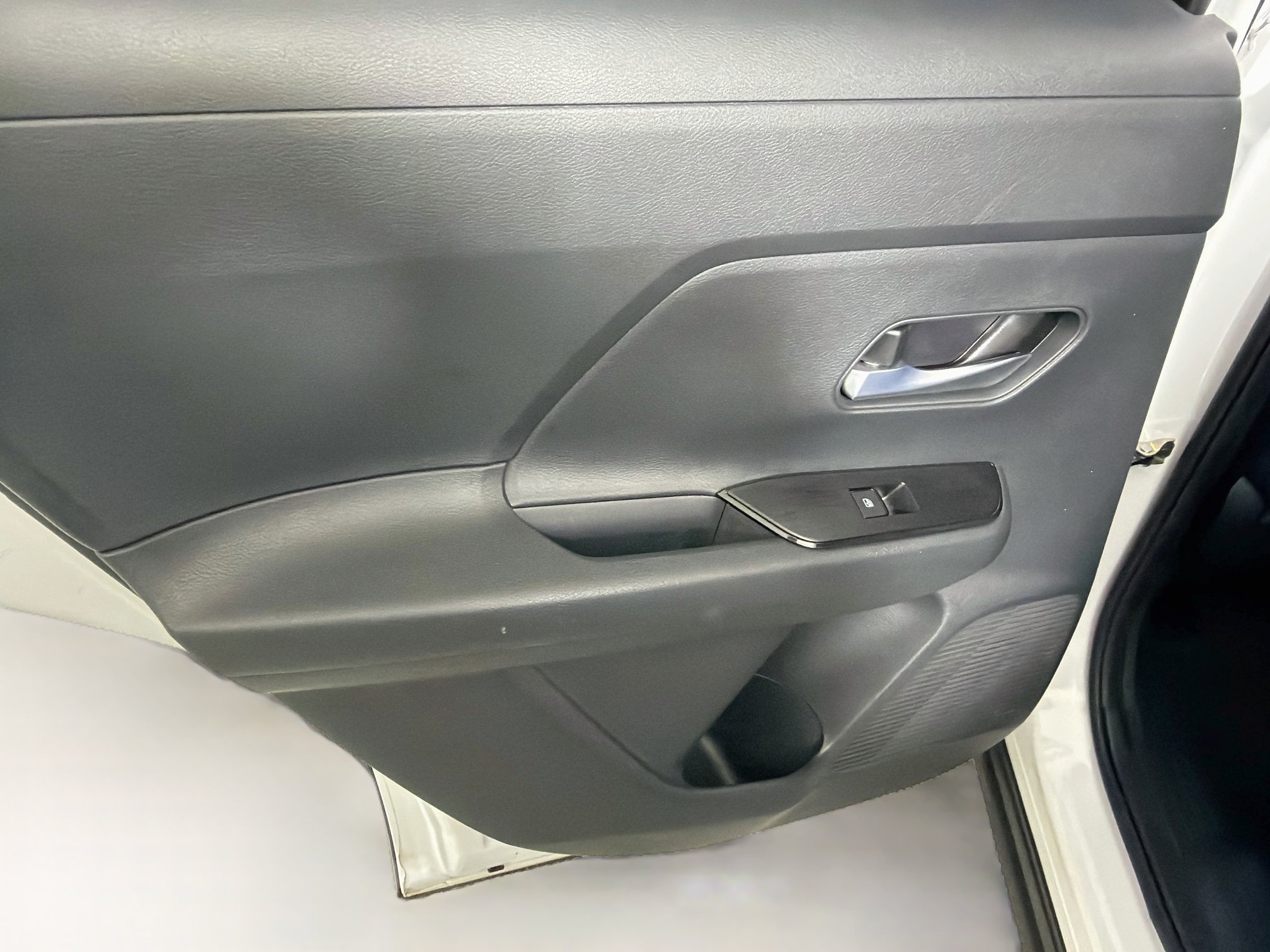 Used 2025 Nissan Kicks SV w/ Charging Package FWD image 24