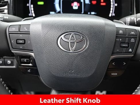 Used 2026 Toyota Camry SE AWD/4WD image 25