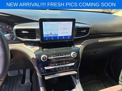 Used 2023 Ford Explorer Limited w/ Equipment Group 301A RWD image 10