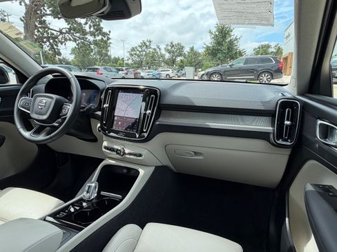 Certified 2023 Volvo XC40 B4 Plus w/ Protection Package Premier FWD image 13