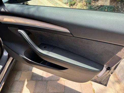 Used 2023 Tesla Model 3 Standard Range image 29