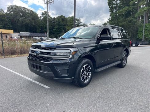 Certified 2024 Ford Expedition XLT image 1