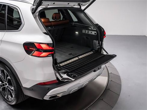 Used 2024 BMW X5 xDrive50e w/ Executive Package AWD/4WD image 32