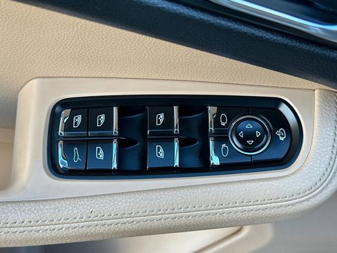 Used 2019 Porsche Macan image 11