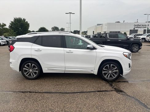 Used 2018 GMC Terrain Denali w/ Advanced Safety Package AWD/4WD image 4
