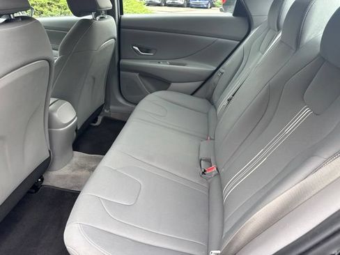 Used 2023 Hyundai Elantra SEL w/ Convenience Package FWD image 20