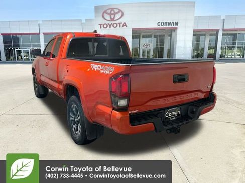 Used 2018 Toyota Tacoma TRD Sport image 6