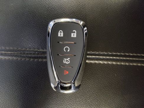 Used 2021 Chevrolet Malibu LT FWD image 32