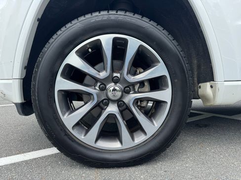 Used 2017 Jeep Grand Cherokee Overland AWD/4WD image 64