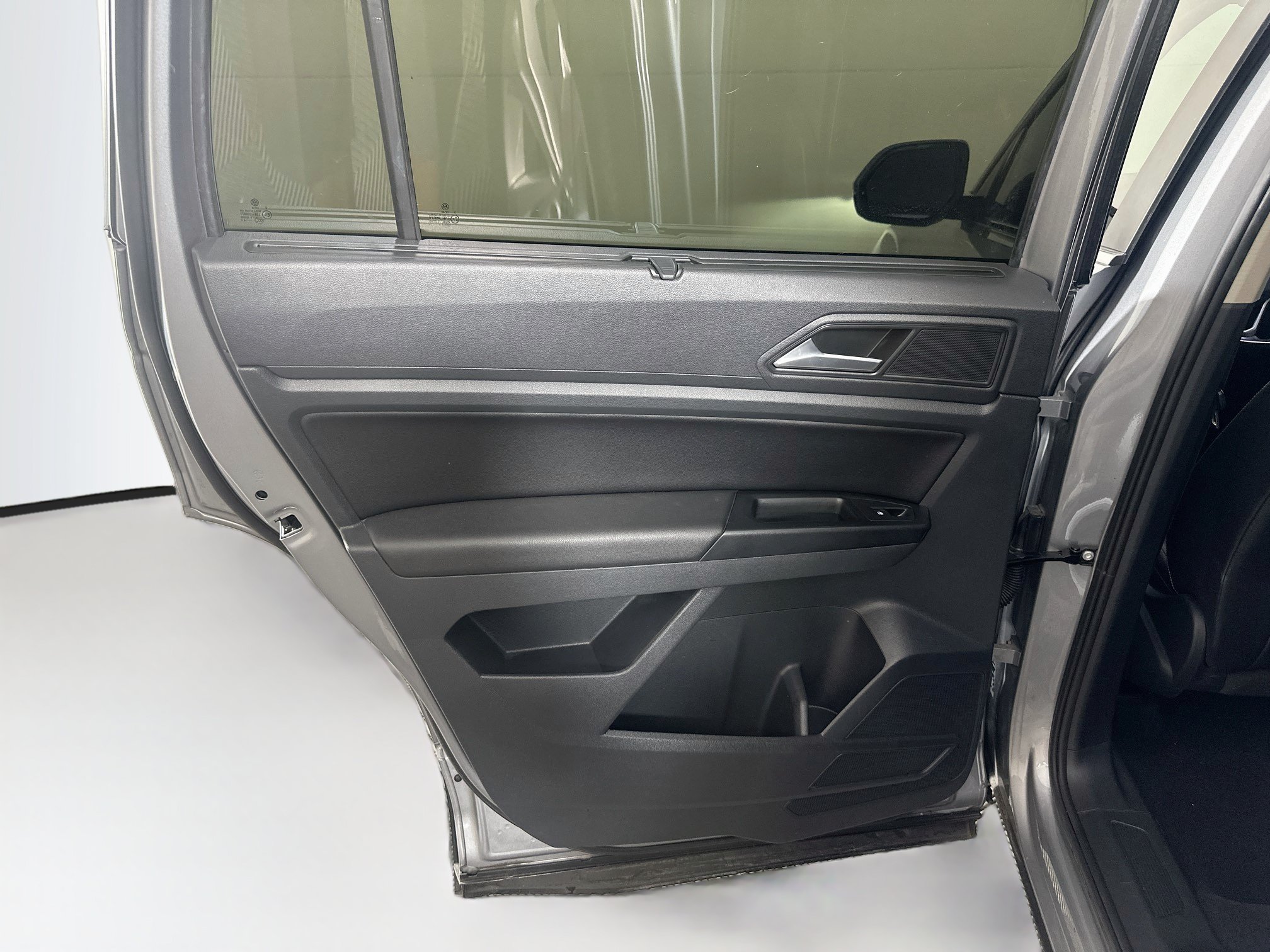 Used 2021 Volkswagen Atlas SE w/ Towing Package FWD image 25