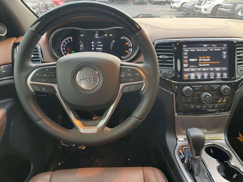 Used 2021 Jeep Grand Cherokee Overland AWD/4WD image 15
