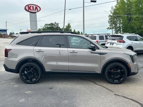 Certified 2025 Kia Sorento SX Prestige w/ Olive Brown Leather Package AWD/4WD image 2
