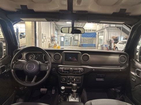 Used 2022 Jeep Wrangler Unlimited Sport image 13
