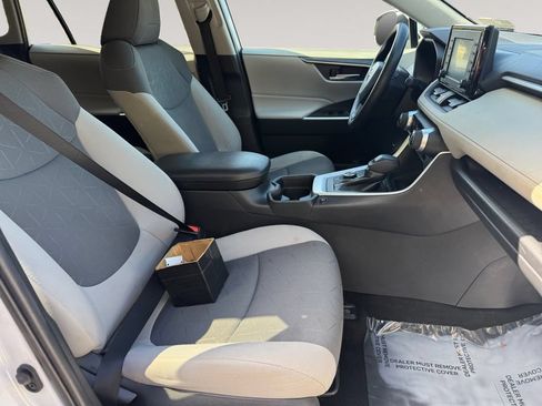 Used 2020 Toyota RAV4 XLE w/ Convenience Package AWD/4WD image 15