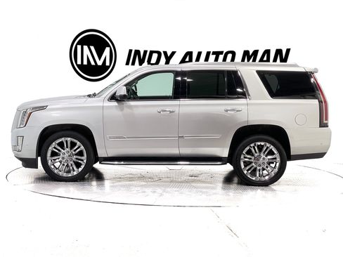 Used 2020 Cadillac Escalade Luxury w/ LPO, Radiant Package AWD/4WD image 7